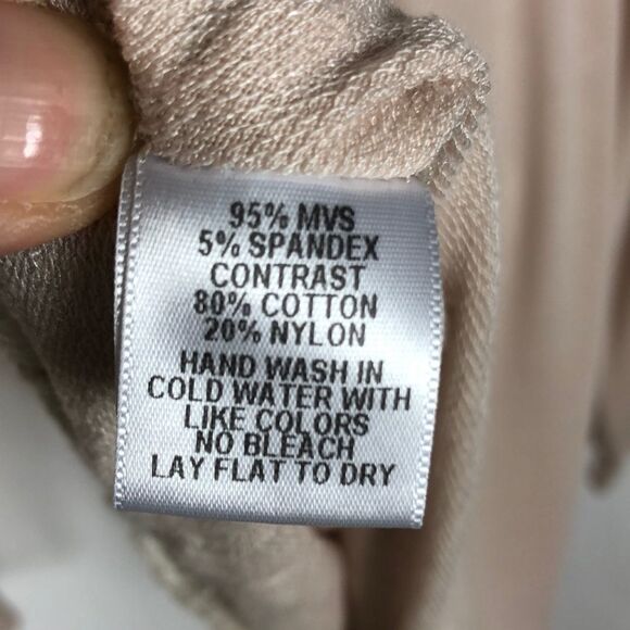 Gibson lace, blush hi/low hem top, 1X - Picture 7 of 7